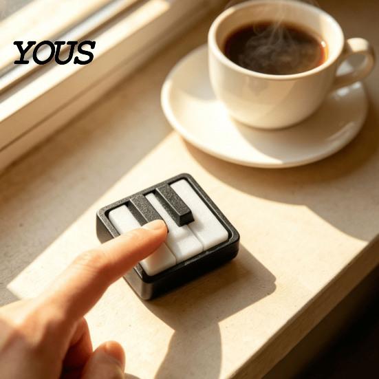 Black And White Piano Keys 2Pcs Keychain Pendant, 3D Printed Mini Stress Relief Toy, Smooth Buttons Commuter Toy Key Chain with Metal