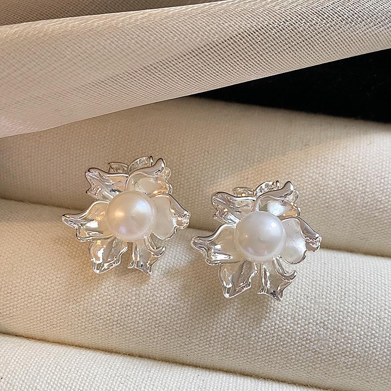 Elegante S925 Silber Kamelien Perlen Ohrstecker für Damen