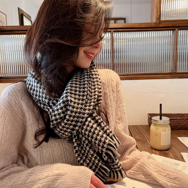 Korean Style Scarf for Women In Winter Korean Style Versatile Small Houndstooth Plaid Long Student Warm and High End Shawl for Autumn Dual Use