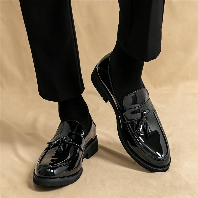 New Designer Tassels Loafter Pointed Patent Leather Slip On Shoes For Men Casual Business Formal Dress Footwear Zapatos Hombre