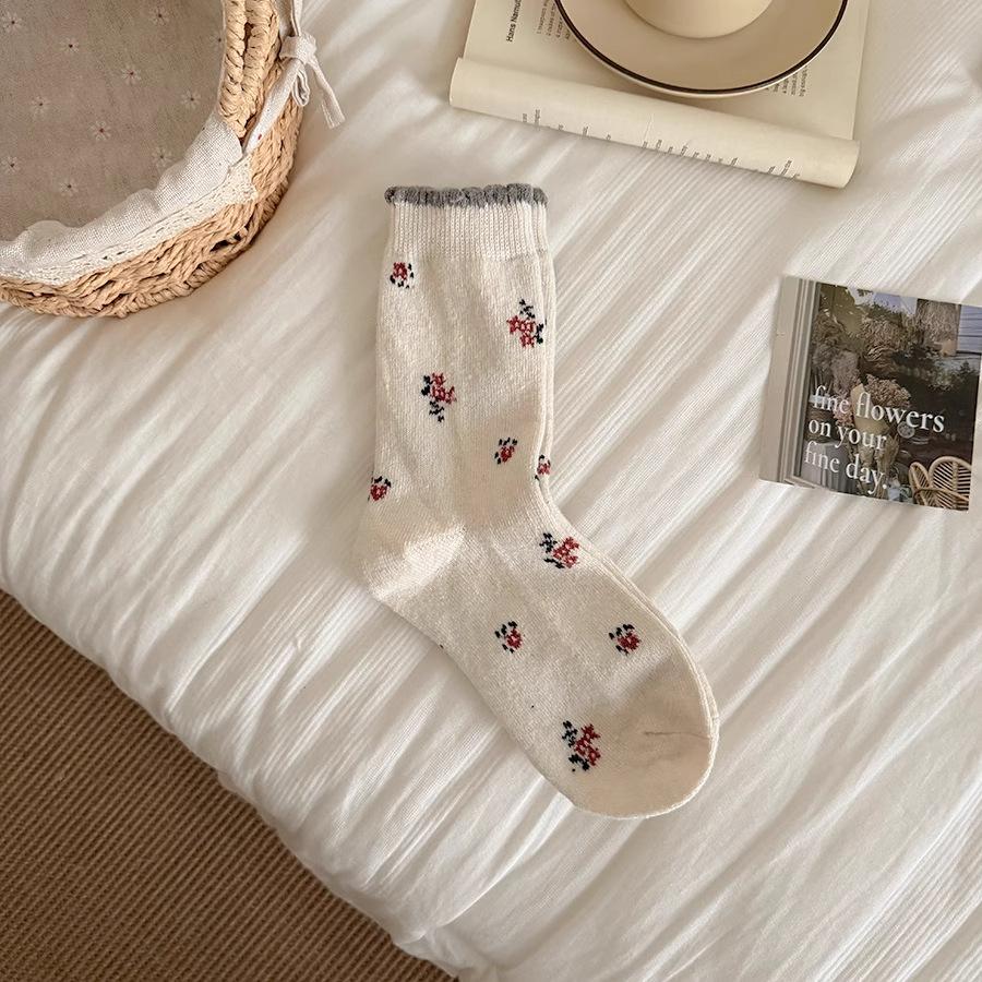 New Autumn And Winter Stacking Socks Children Mori Floral Sweet Sister Warm Medium Tube Calf Socks Contrasting Color Boneless Soft Waxy Cotton Socks
