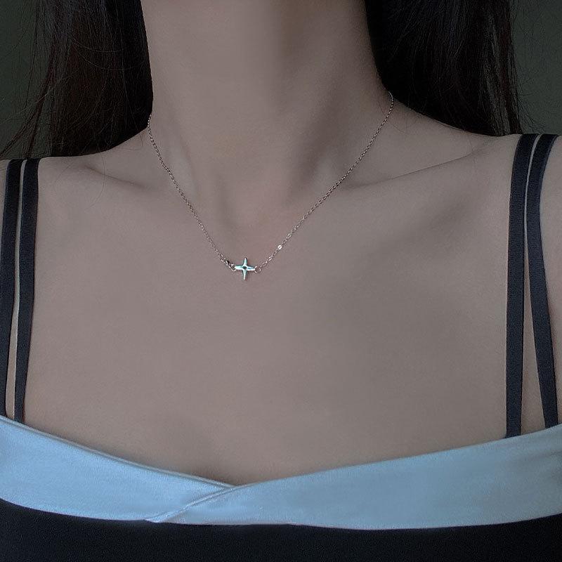 Cross Flower Necklace Simple Design Sense Light Luxury Niche Temperament Clavicle Chain Gift Four-leaf Clavicle