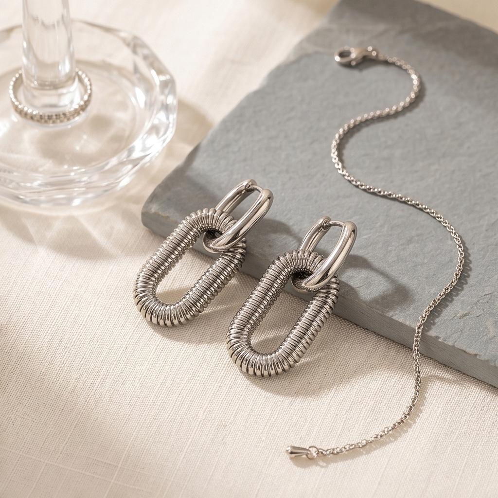 Elegant 18K Gold-Plated Titanium Steel Paperclip Dangle Earrings - Fashionable European & American Luxury Statement Jewelry.