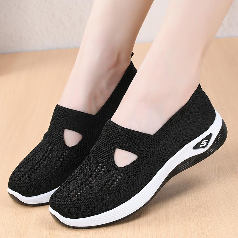 Old Beijing Cloth Shoes Women's Spring New Breathable Middle and Old Mother Shoes Large Size Women's Shoes E Generation Sticker