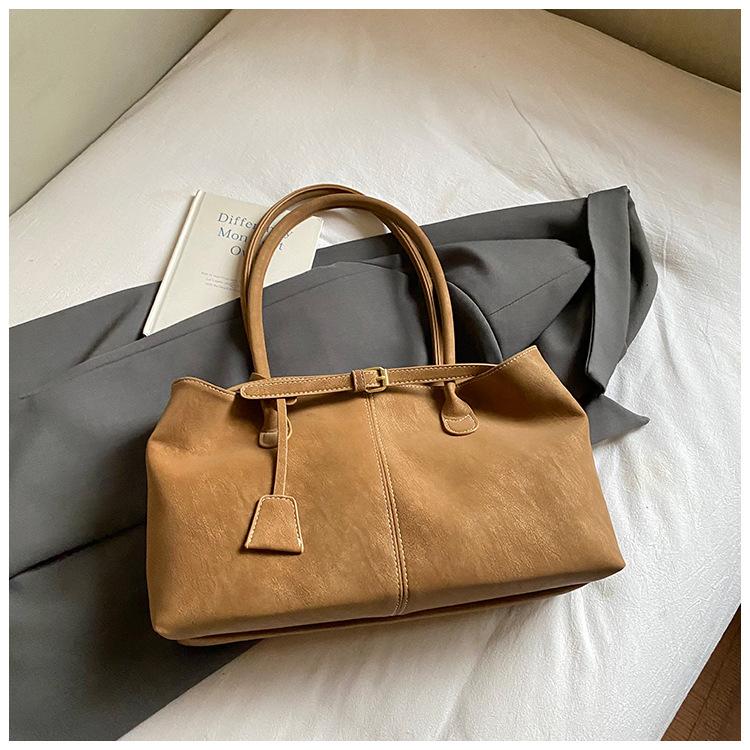 

Корейская нишевая простая мягкая сумка-тоут женская 2025 новая темпераментная сумка-мессенджер для поездок на работу, сумка под мышкой большой вместимости коричневый