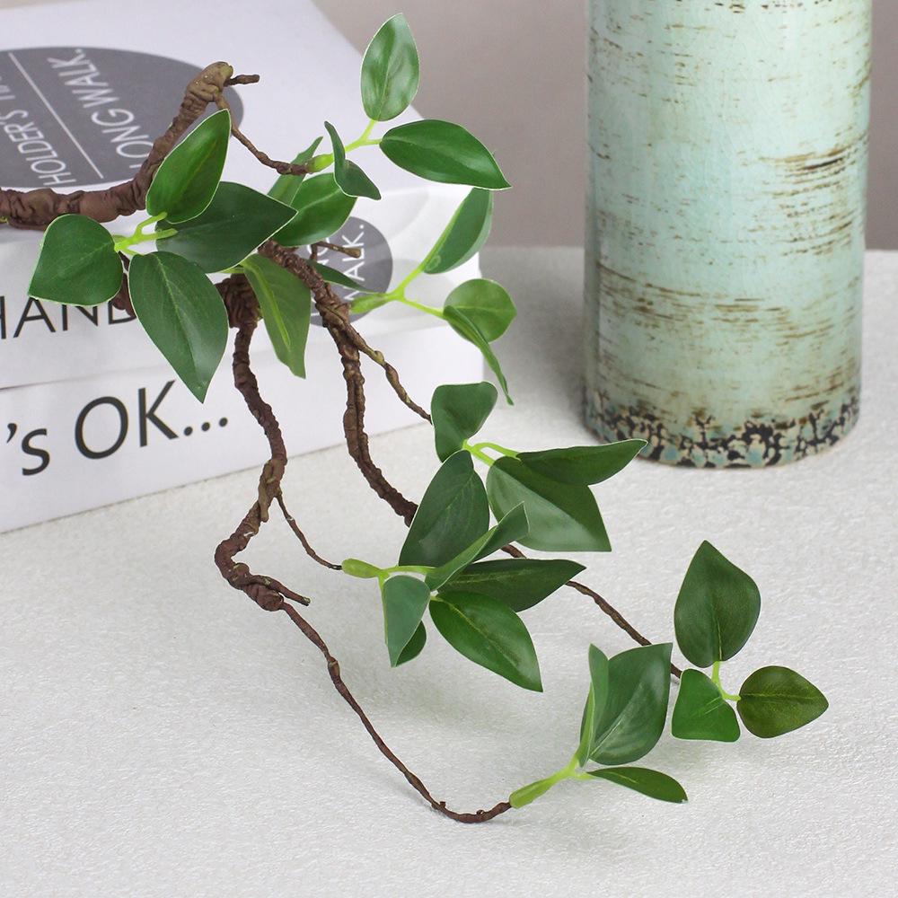 High-Grade Realistic Green Bud Artificial Flower Bouquets for Scenes and Weddings