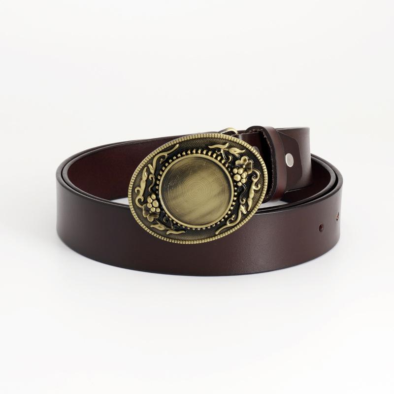 Cinto de Couro de Vaca com Pequeno Padrão de Placa Leve Cinto de Designer Calças Casuais Masculinas com Decorações Góticas