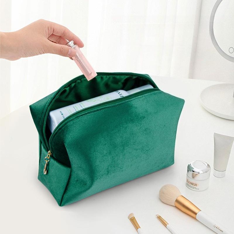 1pcs Flannel Makeup Bag Cosmetic Organizer Portable Handheld Makeup Pouch for Outdoor Travel Daily Toiletry Storage