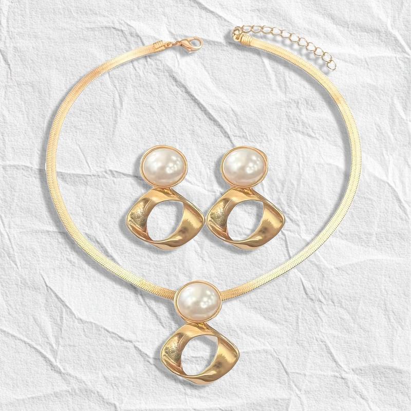 

Французский Модный Темперамент Квадратный Имитация Жемчуга Высококлассные Серьги-гвоздики Ожерелье Набор Ювелирных Изделий золотисто-желтый