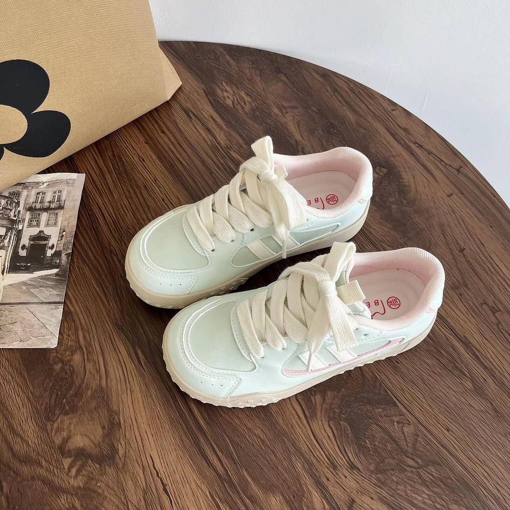 Student De Xun Women's Cute Ugly Skate Shoes - Chic Korean Style, Breathable Little White Sports Shoes for Autumn.