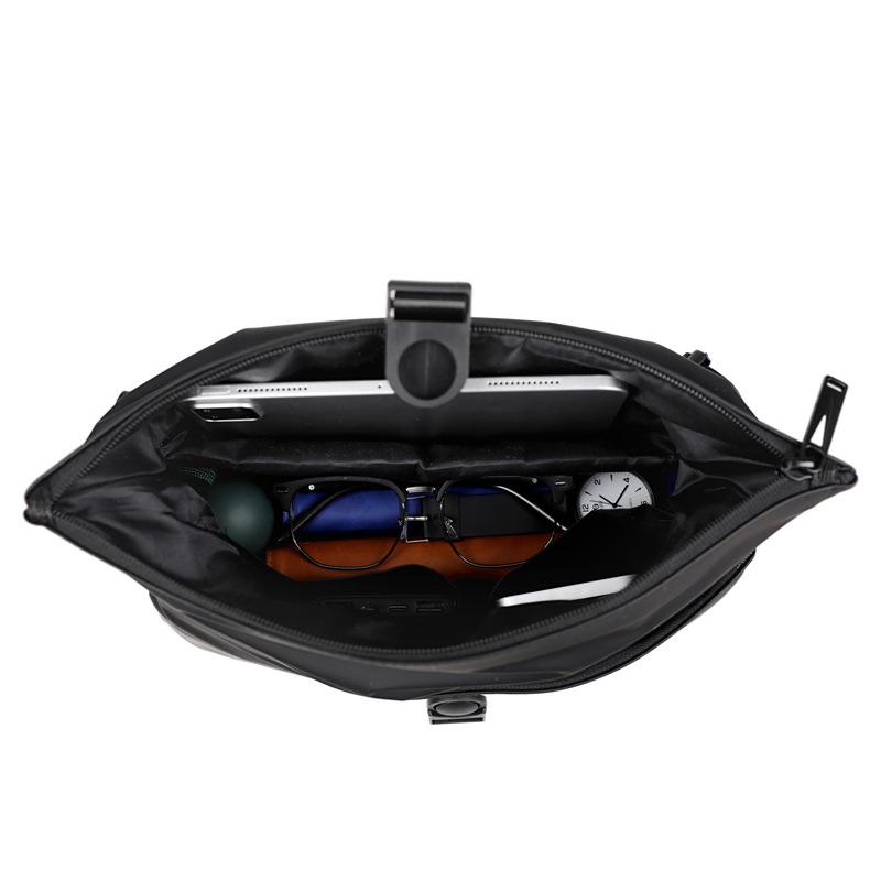 Nordic Minimalist Men's Leather Crossbody Briefcase – Trendy Shoulder Bag for Business Commute