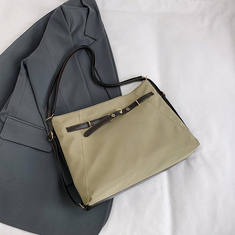 

Сумка-тоут женская большая вместительная матовая сумка рюкзак для поездок на работу контрастного цвета дорожный рюкзак-мессенджер зелёный