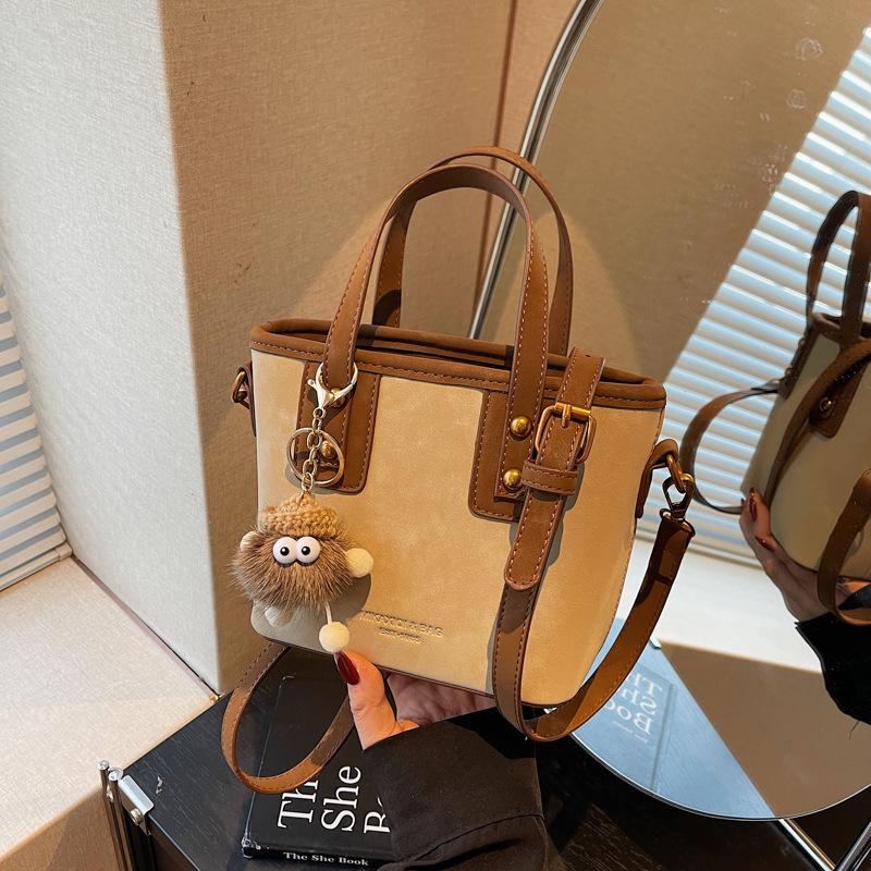 Suede bag women's autumn and winter versatile 2025 new matte retro shoulder messenger bag popular portable bucket bag