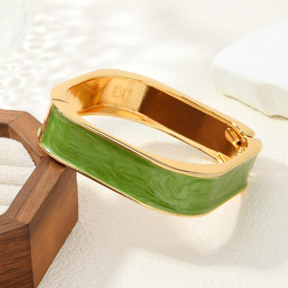 

Fashion Square Wide Bangle Dripping Oil Women s Hand Bracelet Vintage Geometric Bracelet Lady зелений