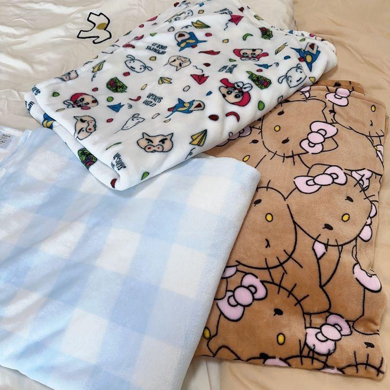 Cartoon Flannel Throw Blanket | Thick, Non-Shedding, All-Season Use for Dorms, Sofas, Cars