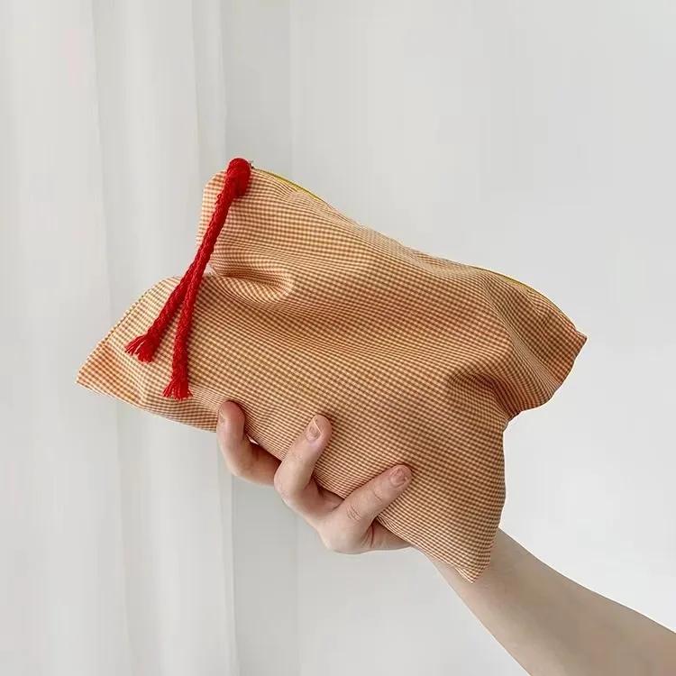 Korean Small Plaid Fabric Storage Bag Contrast Color Tassel Zipper Pouch Multi-use Cosmetic Organizer Coin Purse Mini Handbag