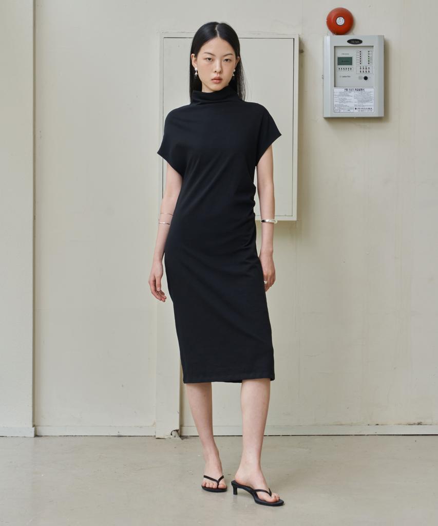Wearies Mock Neck Shirred Dress_Black