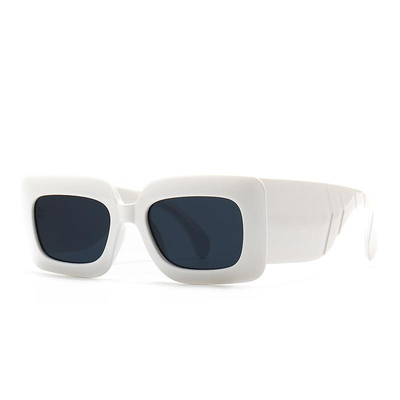 

Stylish Vintage Square Sunglasses Women Men Luxurious Brand Style Designer Popular Travel Snake Pattern Sun Eyeglasses Female Shades UV400 as the picture
