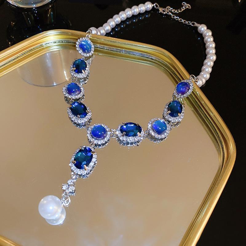 Bracelet rond fleuri européen et américain serti de diamants, boucles d'oreilles, collier, collier et ensemble de bijoux rétro pour femmes.