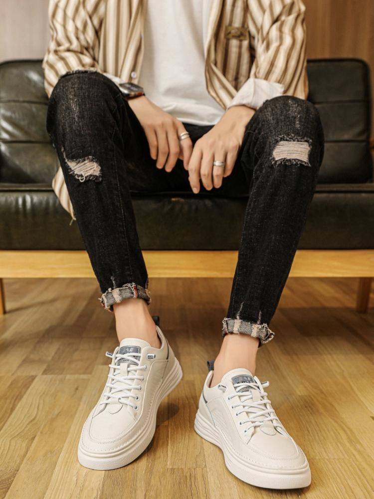 Fashion Men's Slip-On White Sneakers Soft Leather Waterproof Anti-Slip Flat Sole Casual Comfortable Shoes for Men Autumn 2025 New