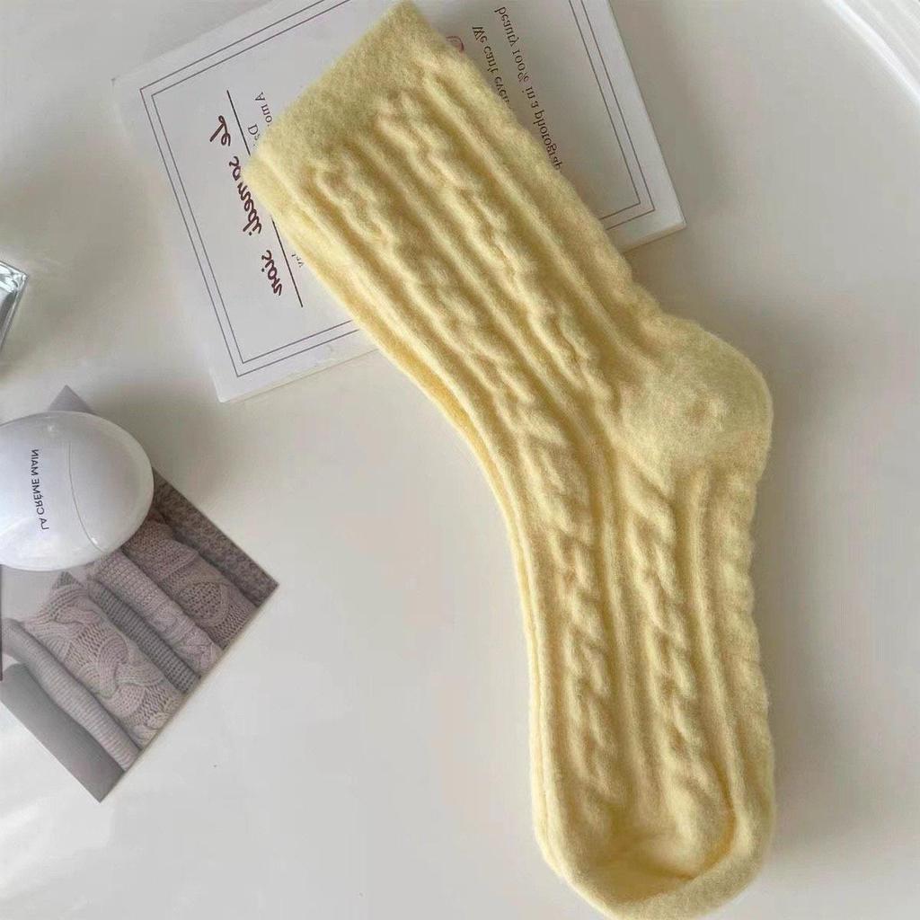 Cozy Women's Thick Plush Socks for Autumn and Winter - Warm Velvet Postpartum Home and Sleep Socks
