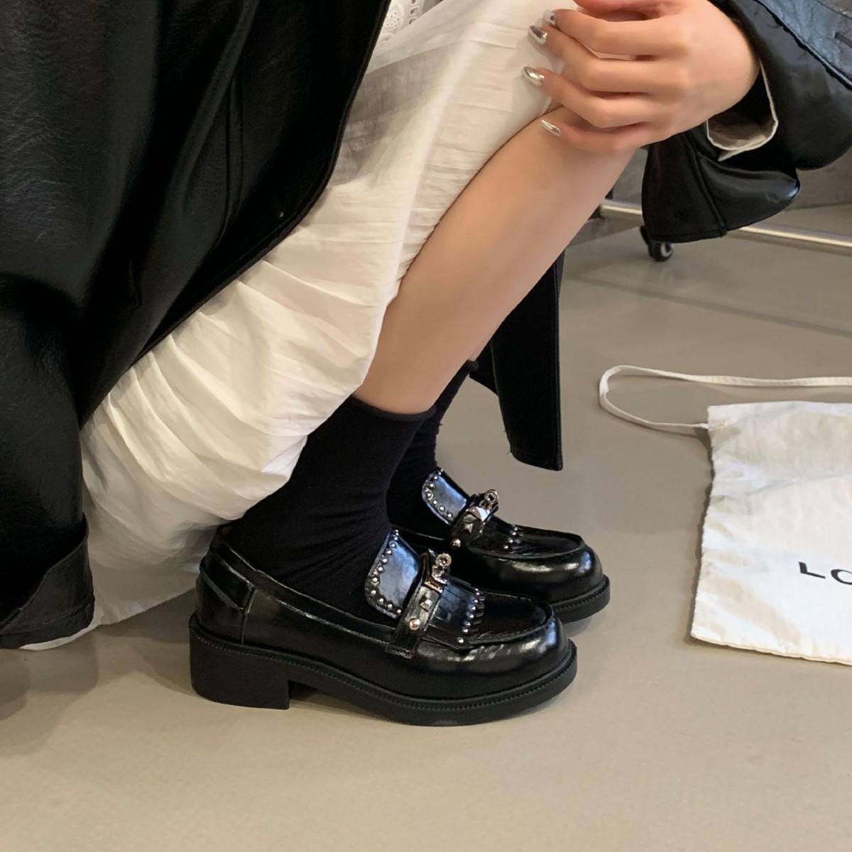 

2025 autumn and winter new round head metal buckle foot thick heel college style commuter women s shoes 40 белый