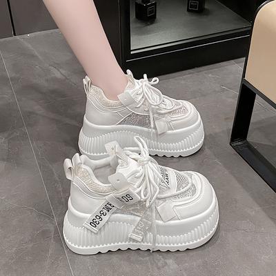 Moda 8CM Malha de Ar Couro Sintético Bling Casual Vulcanizado Vazado Verão Tênis Chunky Plataforma Salto Anabela Sapatos Femininos