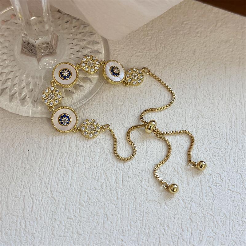 

High-end Natural Pearl Micro-set Zirconia Bracelet, Imperial Exotic Style Pull-on Bracelet Accessory