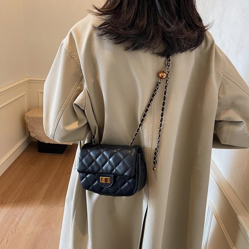 Small Square Bag Women's 2025 New Trendy Fashion Diamond Chain Bag Embroidered Thread Feeling Shoulder Messenger Bag Women
