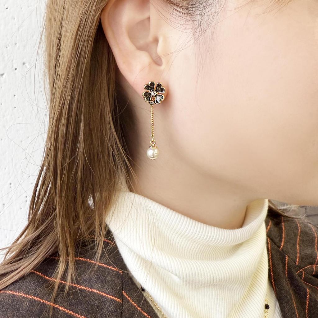 Clover and butterfly motif earrings SAME1494 XD [Anna Sui]