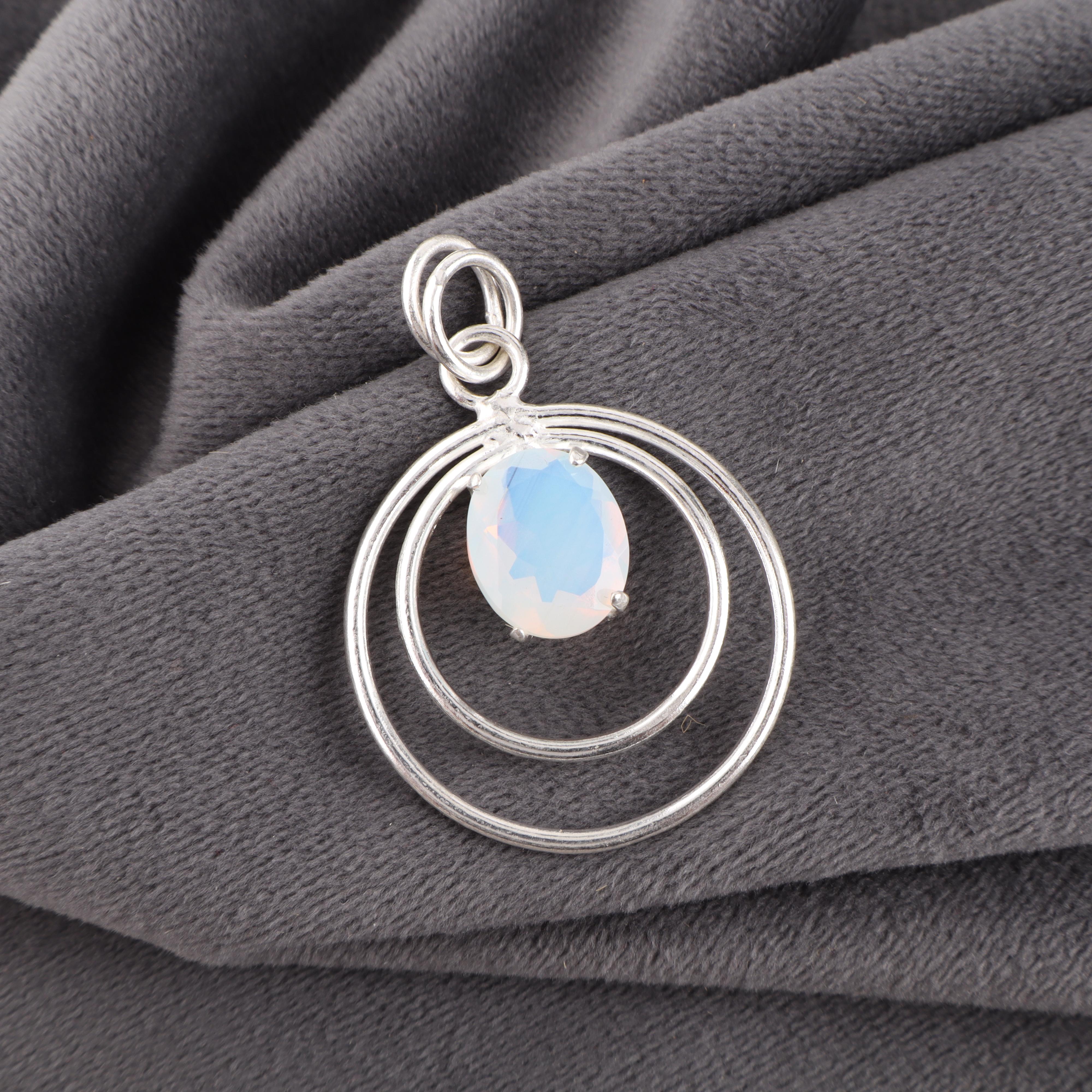 

Кулон Молочный опал ручной работы, новейшего дизайна, ювелирное украшение, кулон из 925 пробы стерлингового серебра с драгоценным камнем, подарок для нее 1.65 Inches белый