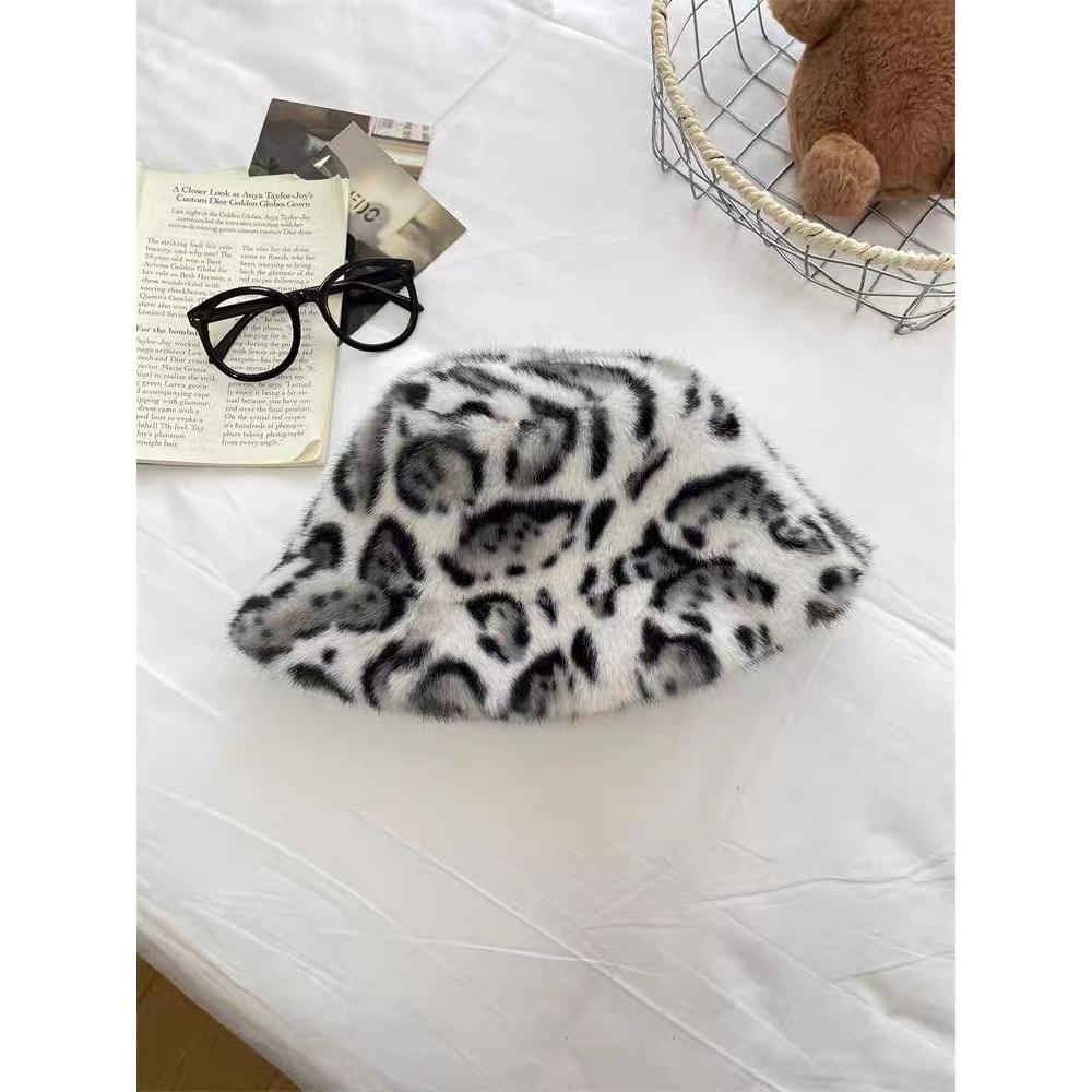 New Leopard Print Winter Fashion Fisherman's Hat Versatile Stylish and Warm Autumn Winter Plush Thickened Hat