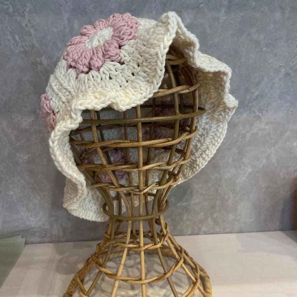 Used Amui Crochet Flower Bucket Hat