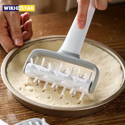 1 Stück Pizza-Locher PP Pizza-Teigroller Nadel-Locher Backen Brotteig Kochfeld Auspuff Brot-Locher Keks-Locher Backwerkzeuge