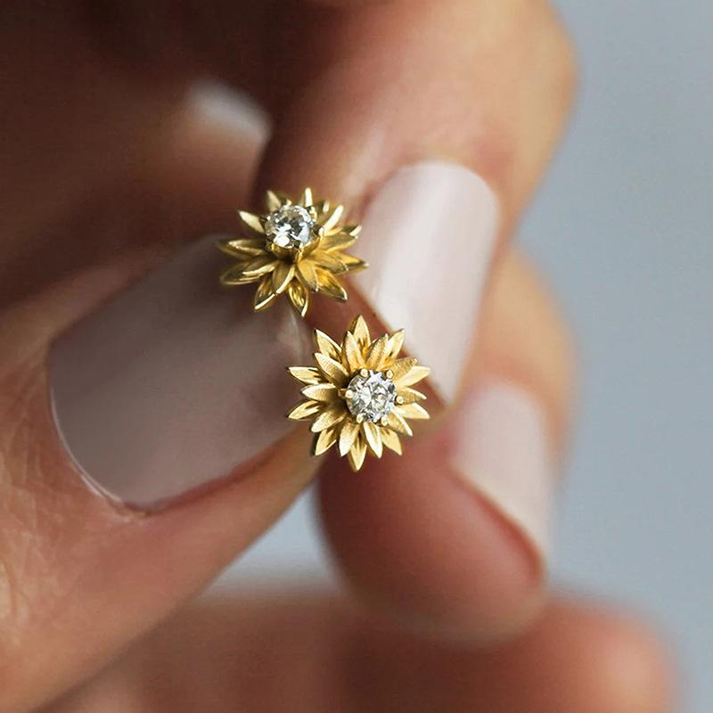 Dubai Luxury Earrings, Small Daisy Flower Night Market Earrings, Exquisite And Small Fashion Stud Earrings