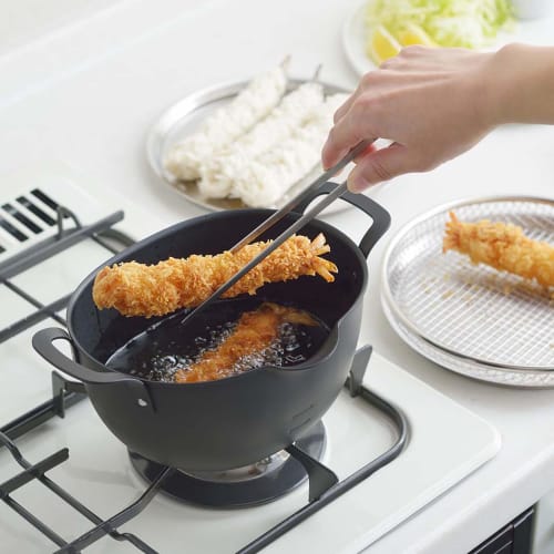 Yoshikawa Aikata Jernfrityrkoker, Oval, Induksjons- og Gasskompatibel, Tsubame-Sanjo, med Praktisk Hellekant, PD3023