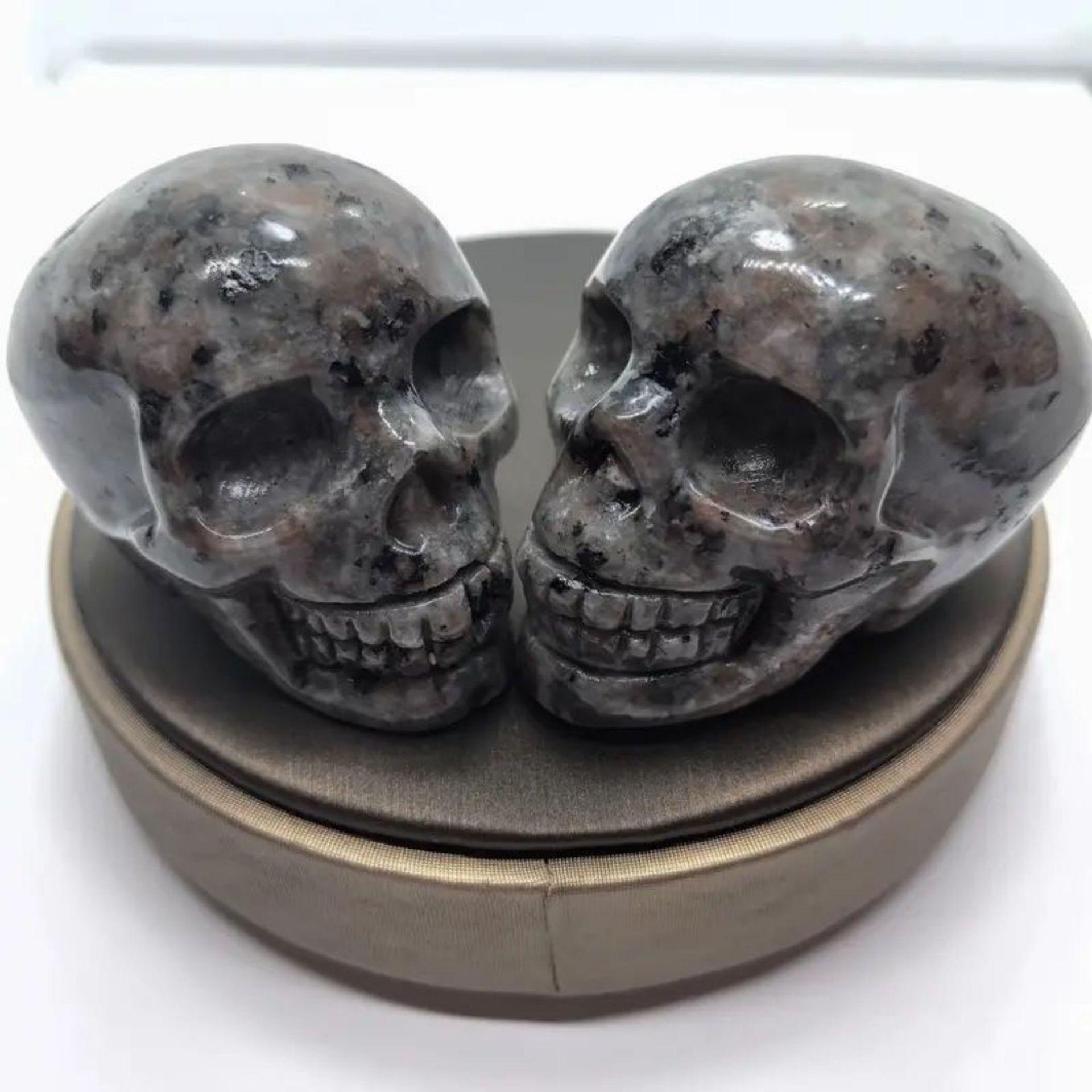 

Хрустальный резной череп, статуэтка из пламенного камня - Коллекция Хэллоуинских хоррор-украшений 5 cm