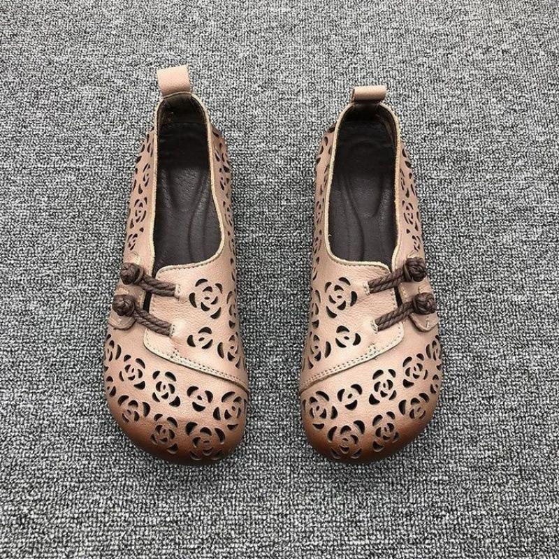 Sandals women's retro hollow breathable beef tendon sole non-slip hole shoes flat mother leather shoes