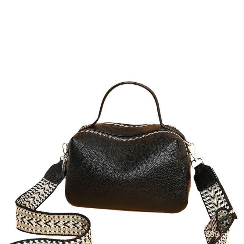 Single-shoulder Bag - Stylish and Versatile, with Large Capacity. Lacquer Pattern Handbag for Carrying.