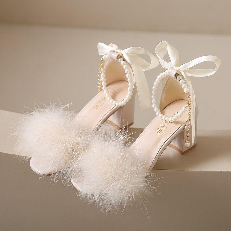 

Модные женские сандалии Белый бант Блок Жемчуг Женская обувь Каблук Удобные и элегантные Лето 2025 Винтажный дизайнер Корея Комфорт Vip 41