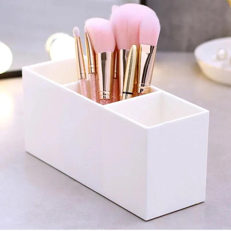 3 mřížky Organizér na štětce na make-up Plastový stolek Nádoba na kosmetické pero Držák na štětec na obočí Úložný box na rtěnku/laky na nehty