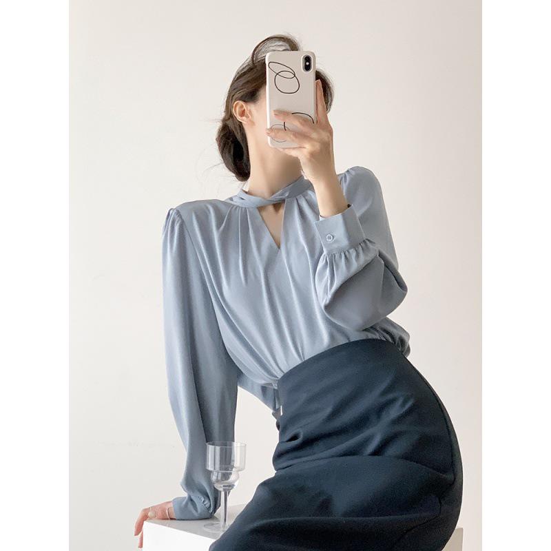 Ködös Kék Szatén Gallér nélküli Női Ing - Üreges Kialakítás, Csúcskategóriás Professzionális Tavasz 2025 Stílus.