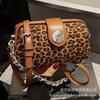 Premium chain bag women's 2025 new fashion leopard print shell bag versatile retro autumn and winter shoulder messenger bag
