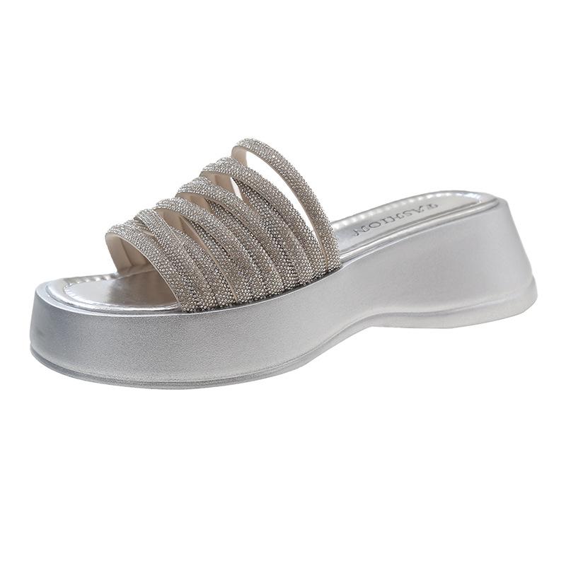 Ein-Wort coole Hausschuhe Damen Außenhausschuhe 2024 Sommer neu Muffin Plateau Damen Schuhe Strass Erhöhungssandalen