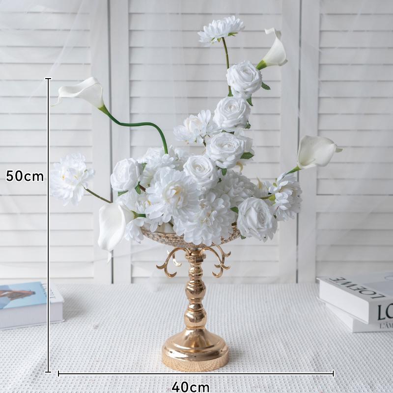 Individuell gefertigtes weißes europäisches florales Tafelaufsatz für Hochzeiten