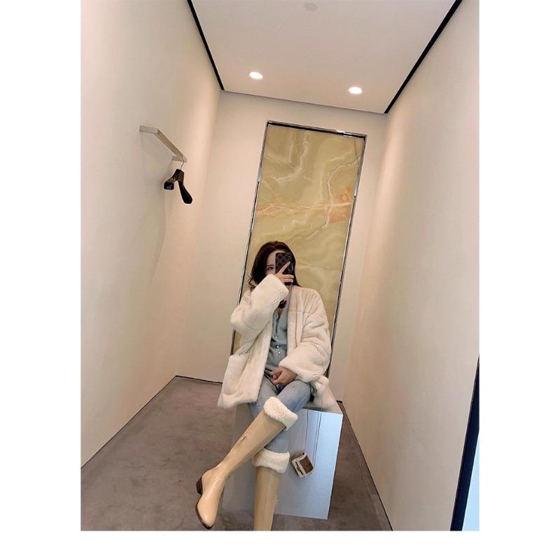 Small boots for women show height, new autumn and winter velvet high-heeled lamb wool high boots, inner height-increasing boots