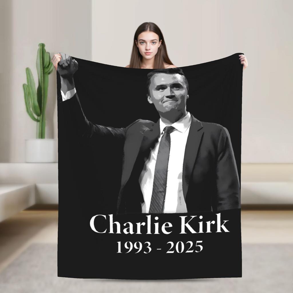 Warme weiche Decken Camping Charlie Kirk Freiheit RIP Überwurfdecke Flanell-Bettüberwurf für draußen Grafische Sofa-Bettdecke