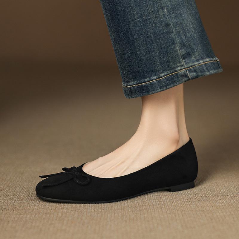 

New four-season wear women s lazy shoes low heel suede rubber sole large size shoes solid color round head light mouth casual shoes 43 чорний