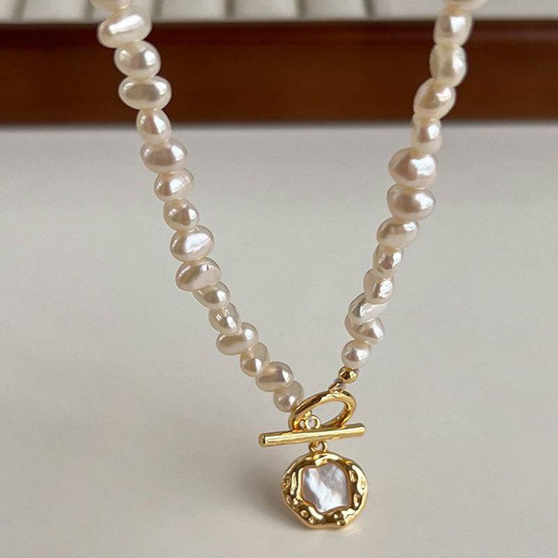 Hochwertiges barockes Halsband aus natürlichen Süßwasserperlen mit einem besonderen Temperament, unregelmäßiges Schlüsselbein-Perlenhalsband