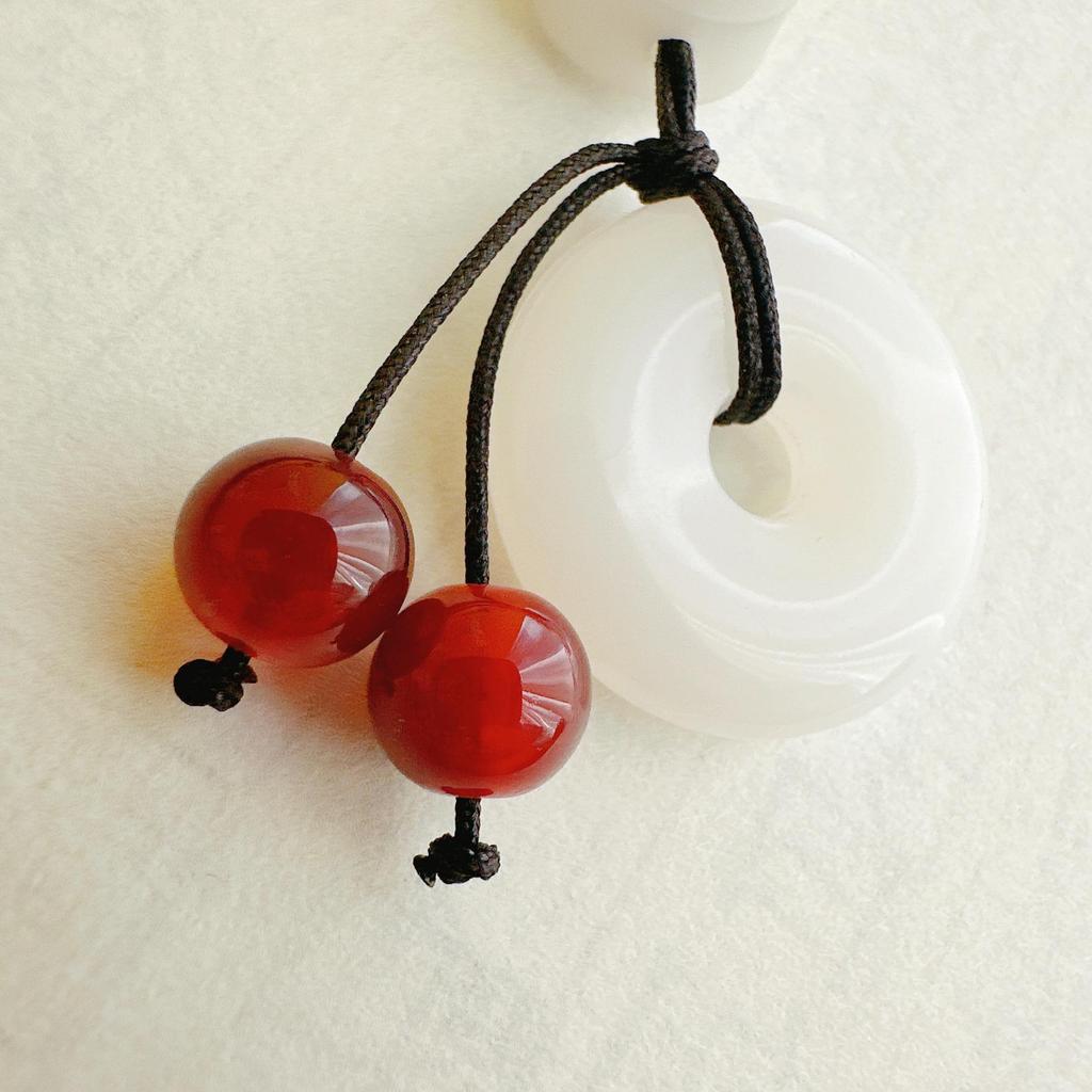 Glazed Shoes & Clothing Pendant: Imitation Jade Bodhi Phone Charm with Personalized Chain & Shell Lanyard